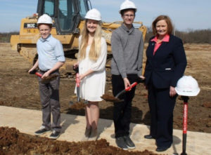 Metcalf and MS Students at groundbreaking