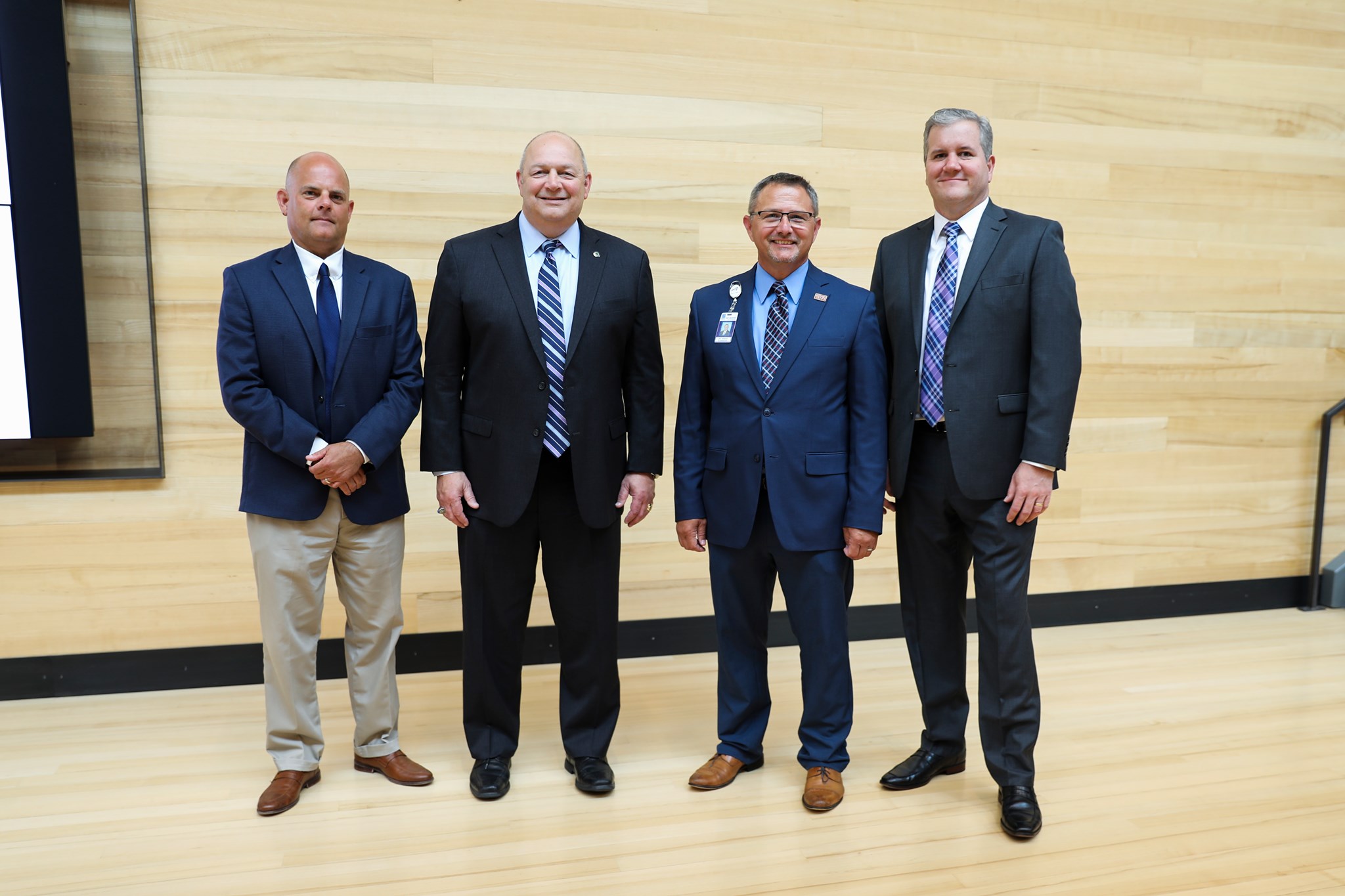 AEA SPOTLIGHTS NEW AEROSPACE ACADEMY WITH FAA ADMINISTRATOR